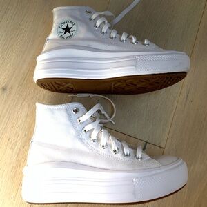 Women White Platform High Top Converse- Chuck Taylor All Star Move size 6